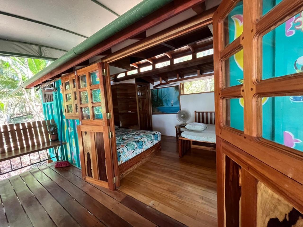Gypsy Wagons Otel Pavones  Dış mekan fotoğraf