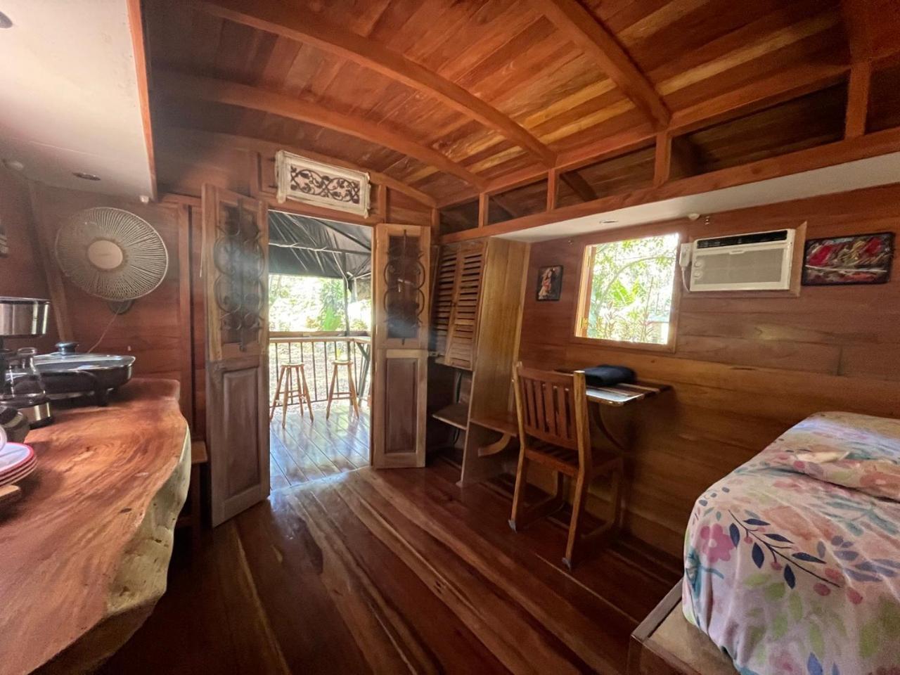 Gypsy Wagons Otel Pavones  Dış mekan fotoğraf